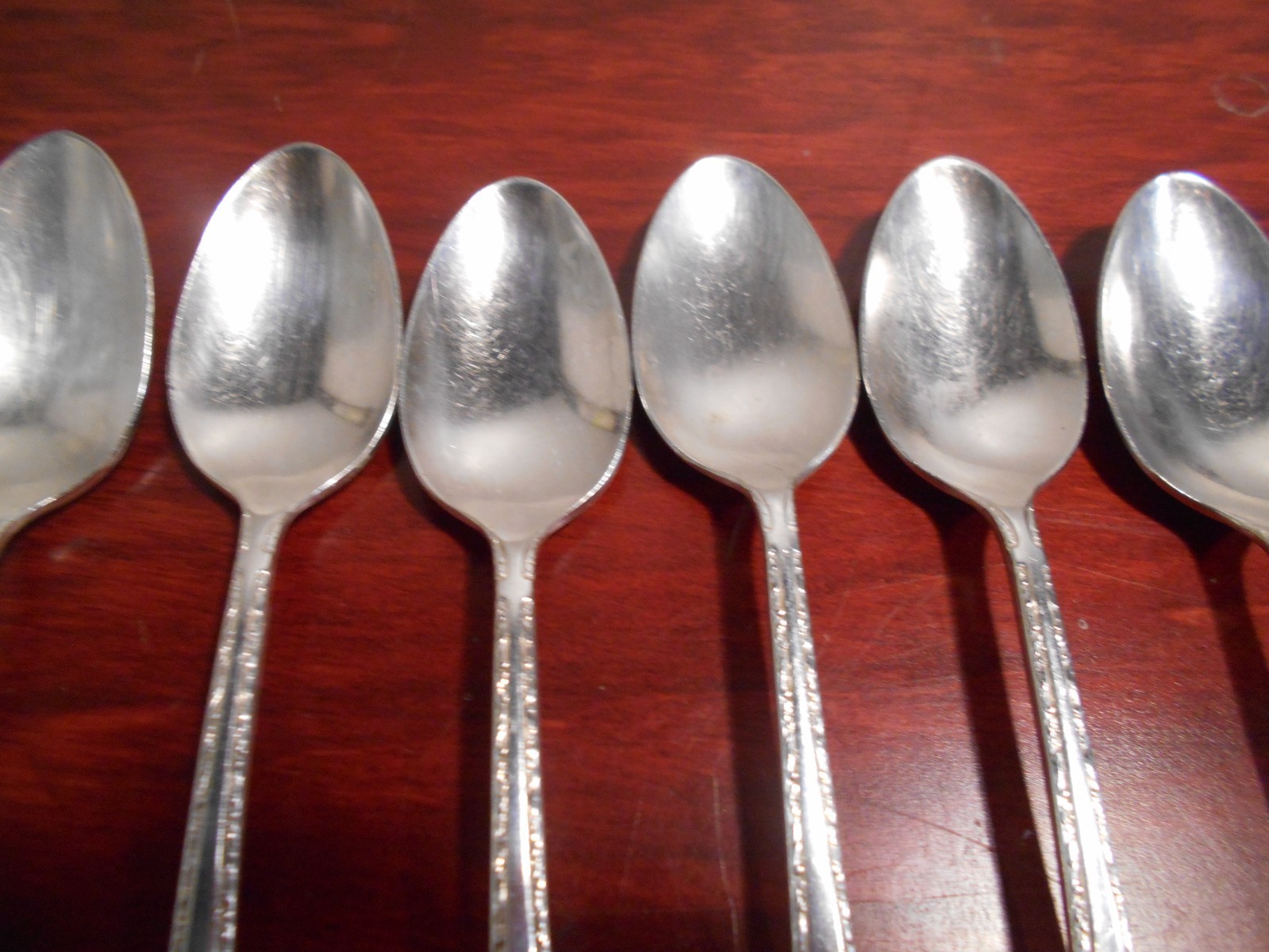 6 Rogers 1940 EXQUISITE Pattern Teaspoons IS Silverplate 8452