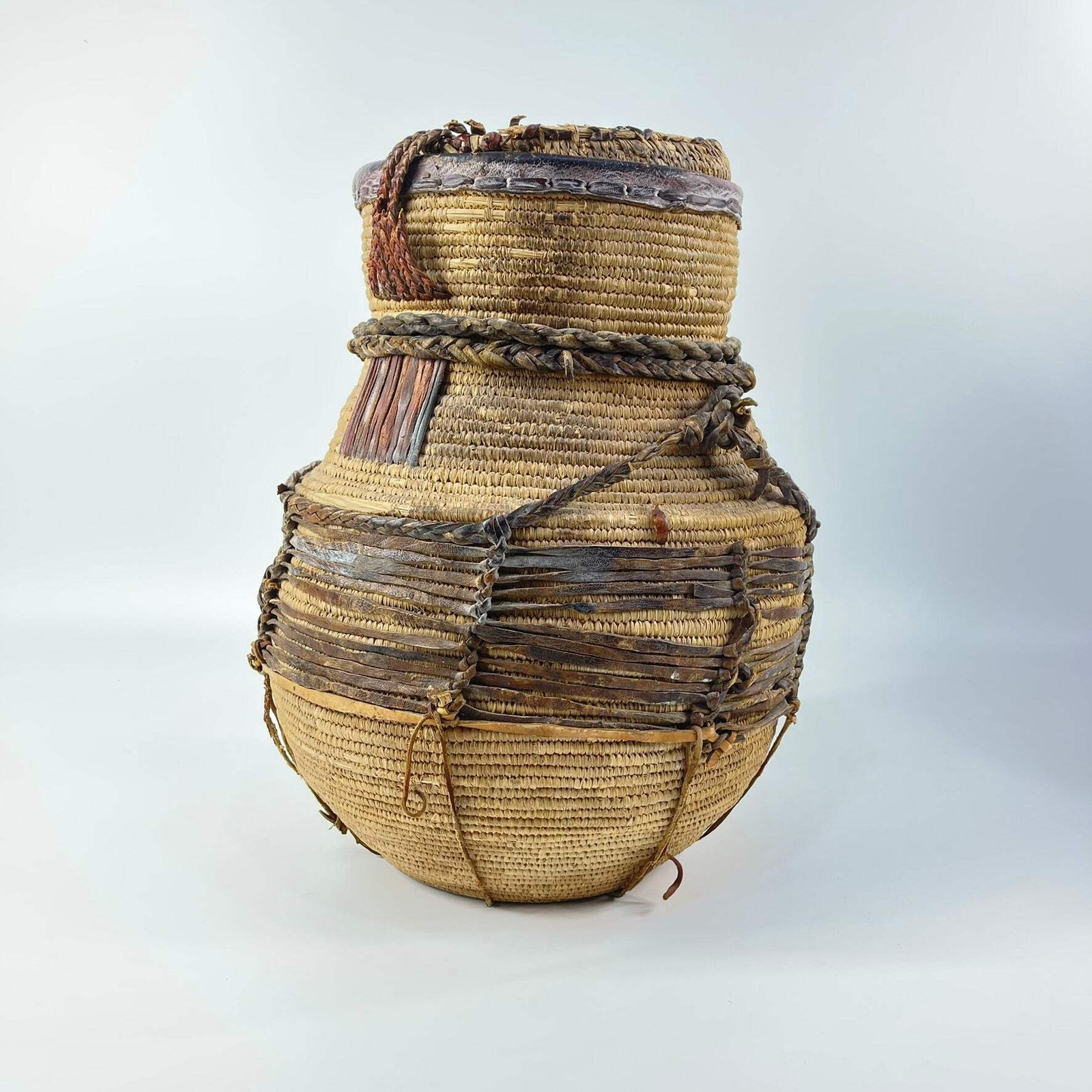 Luo Basket with Lid MATTER COLLECTION