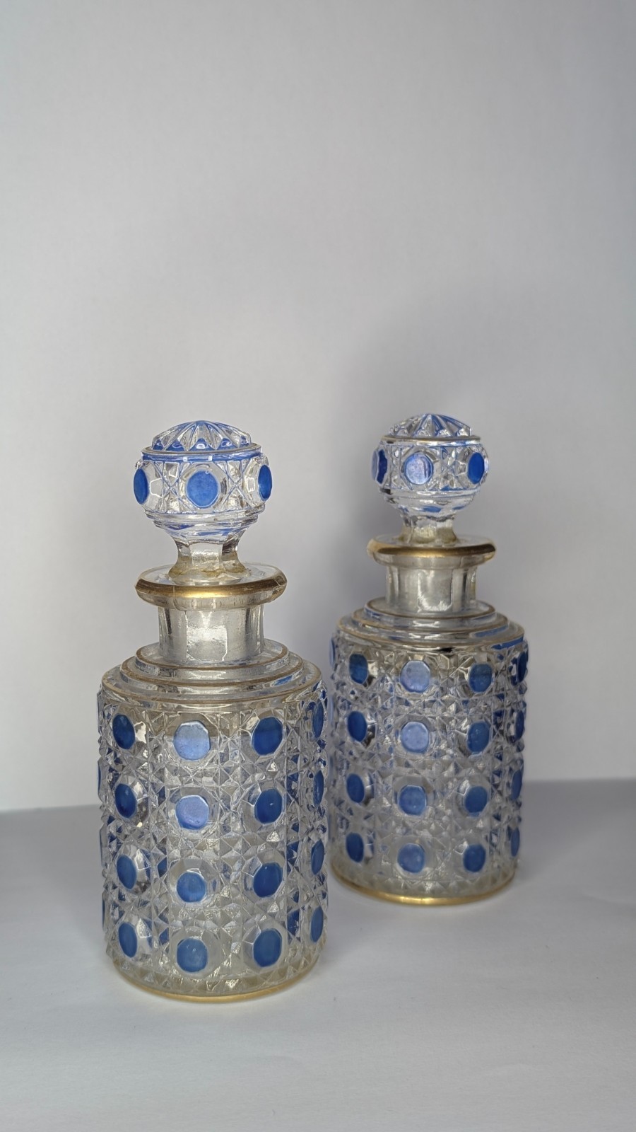 Garniture de toillete ( pair ) cristal baccarat diamant pierreries 4,5” each