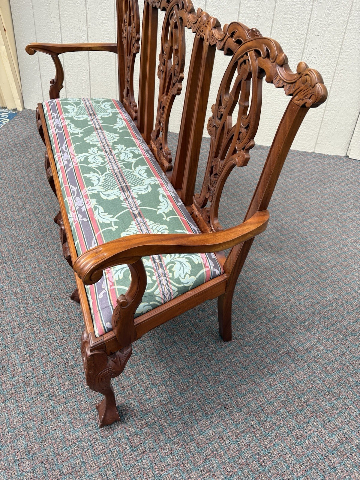 66942 Chippendale Mahogany Claw Foot Settee Loveseat Couch