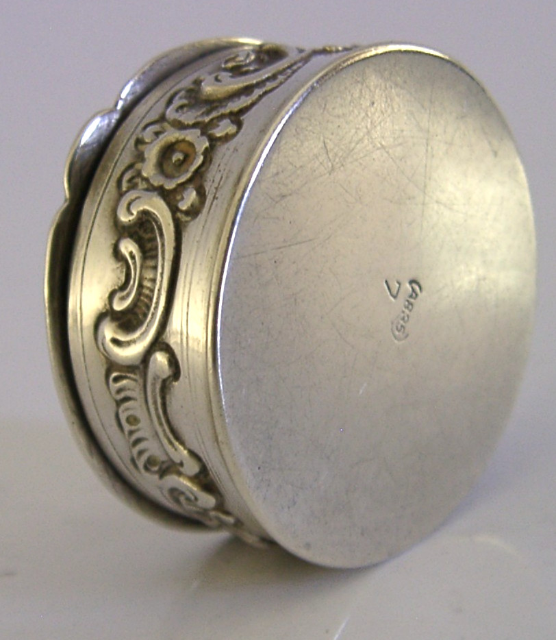 PRETTY BELGIAN SOLID SILVER CHERUB PILL BOX c1930