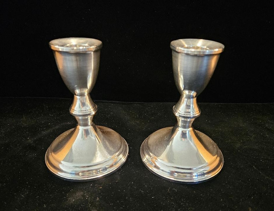 PAIR OF MID-CENTURY DUCHIN CREATIONS 4-3/8″ STERLING SILVER CANDLESTICK HOLDERS