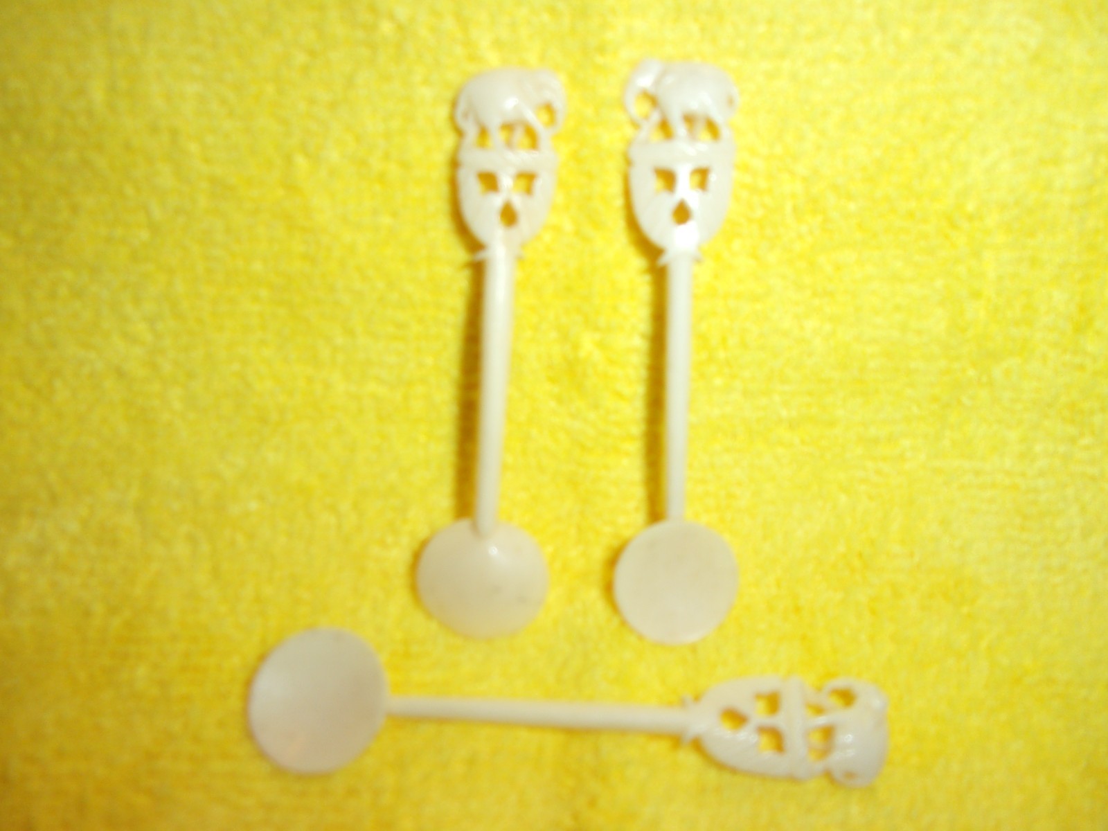 3 ANTIQUE 1900’S Ivory Colored SNUFF SPOONS, 3″L, SEE PICTURES,Priced Each