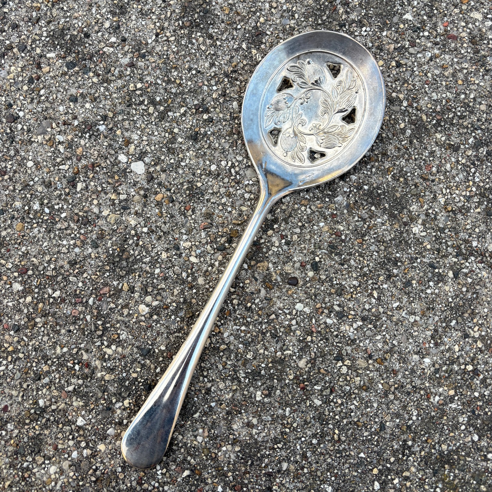Leonard Silver Plate Italy Serving Spoon Slotted w/ Acorns Silverplate 8 1/2 in