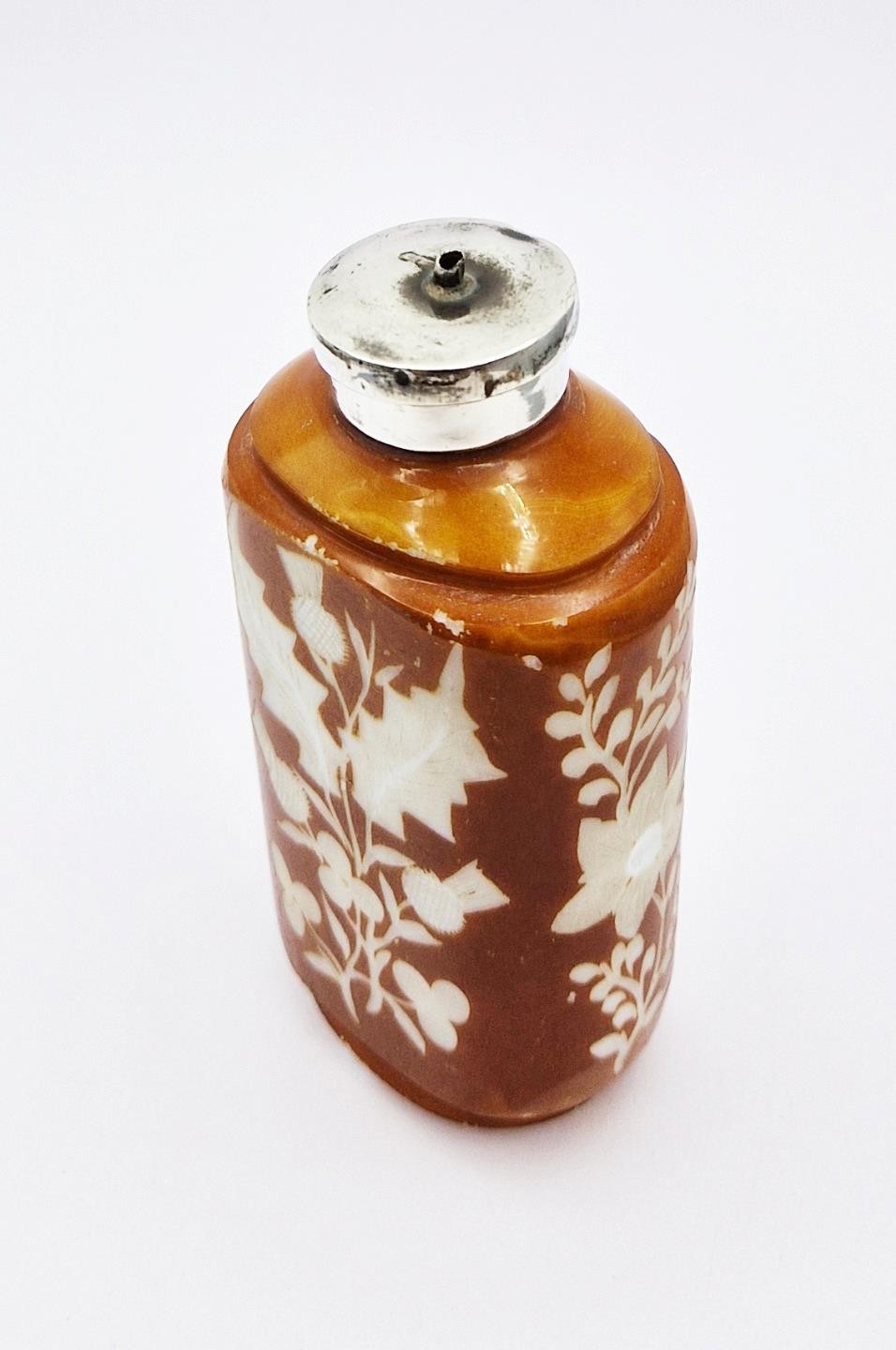 VICTORIAN SOLID SILVER MOUNTED AMBER ETCHED GLASS SCENT BOTTLE – BRITISH EMBLEMS