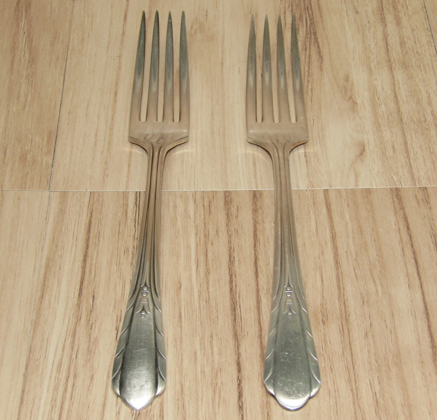 Oneida Genesee Lynnwood Memory Set of (2) Silverplate 7.5″ Dinner Forks 1934