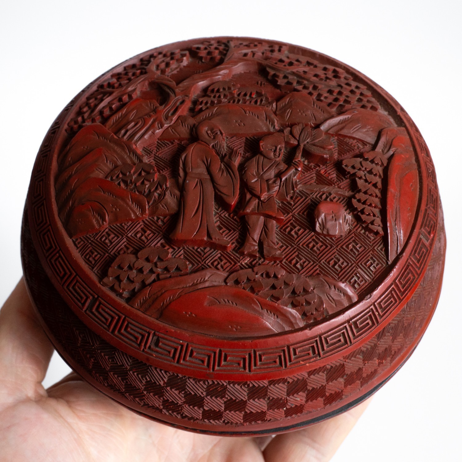 Fine Chinese Antique Vintage Cinnabar Lacquered Round Covered Box 19th-20th C
