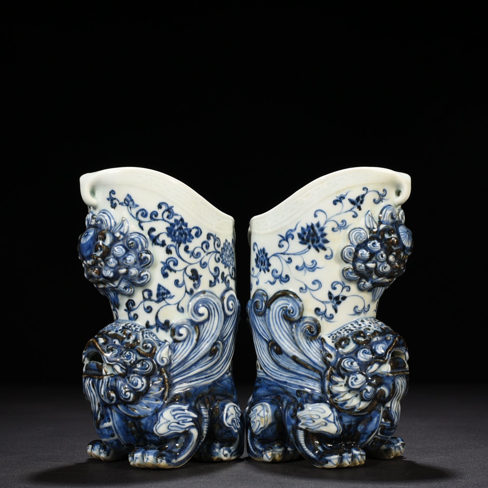 A Pair Vivid Chinese Handmade Painting Blue White Porcelain kylin Cup