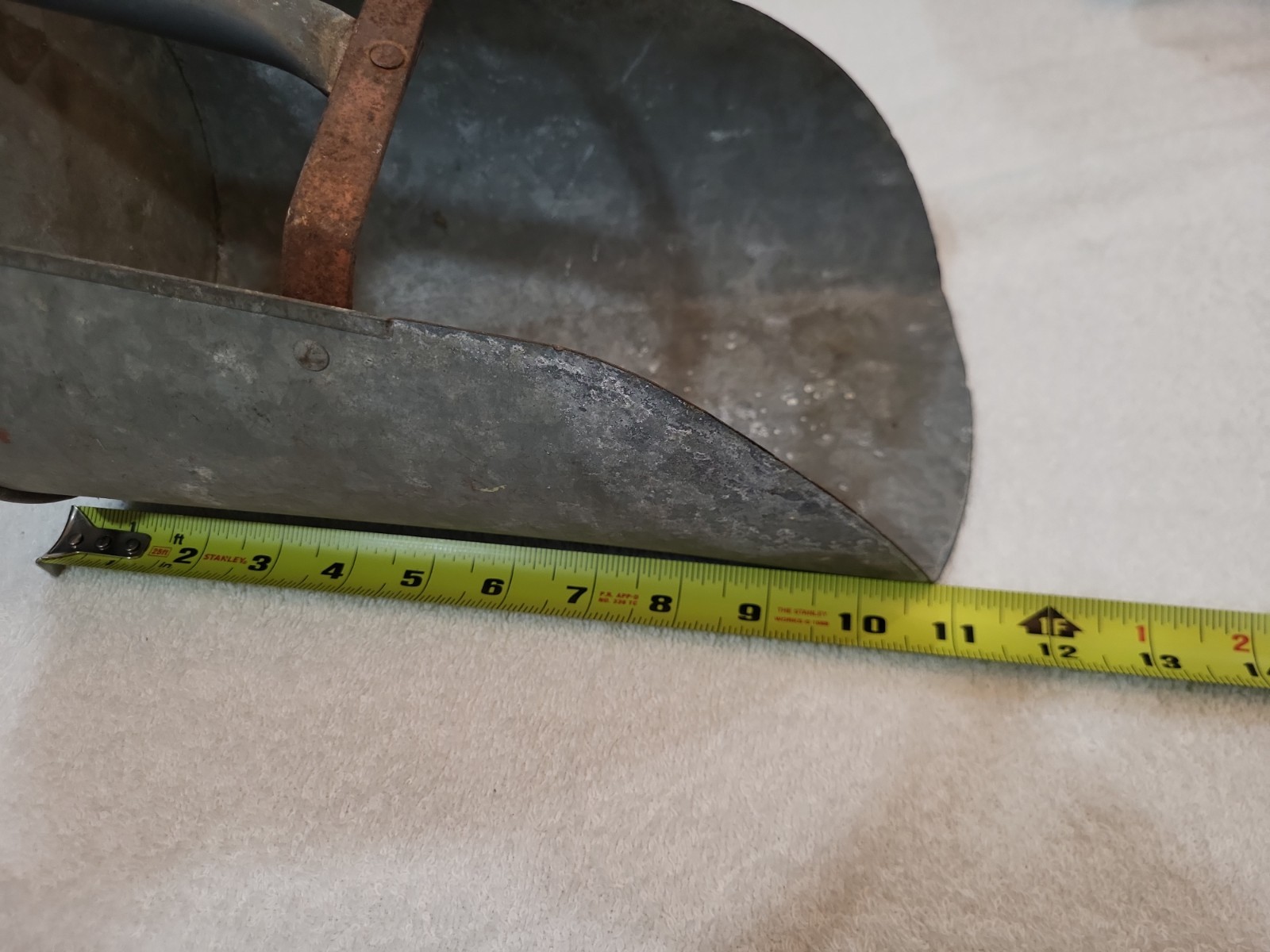 Vintage Primitive Galvanized Large Metal Farm Grain Scoop Great Condition