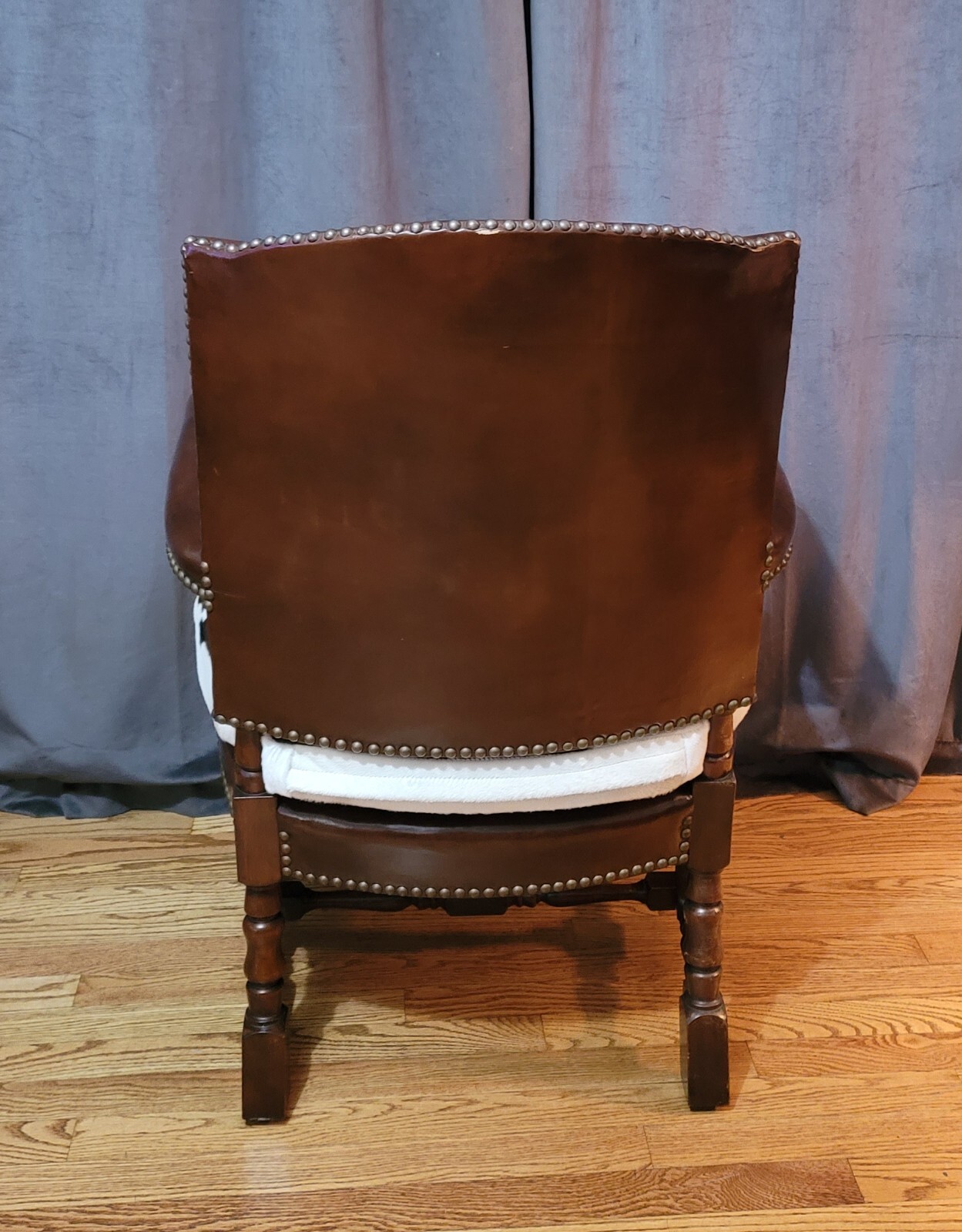 💐 Antique Leather and Cowhide Accent Side Chair
