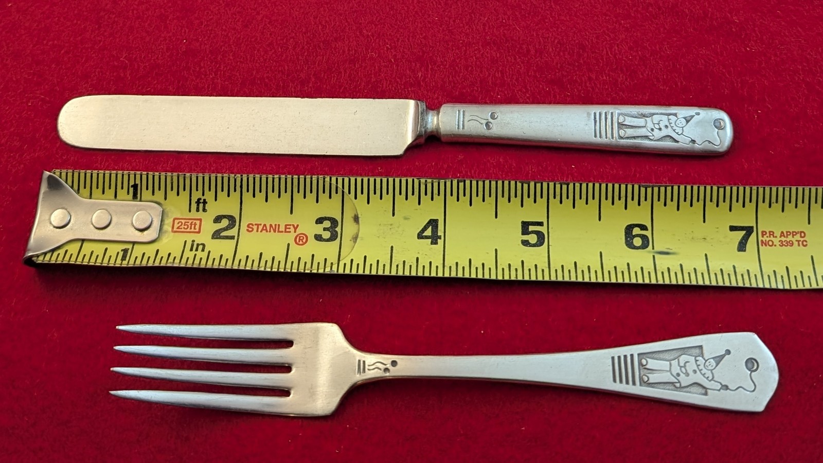 Vtg Imperial OHS192 Oneida Silver Plate Clown/Balloons Youth Fork & Knife Set