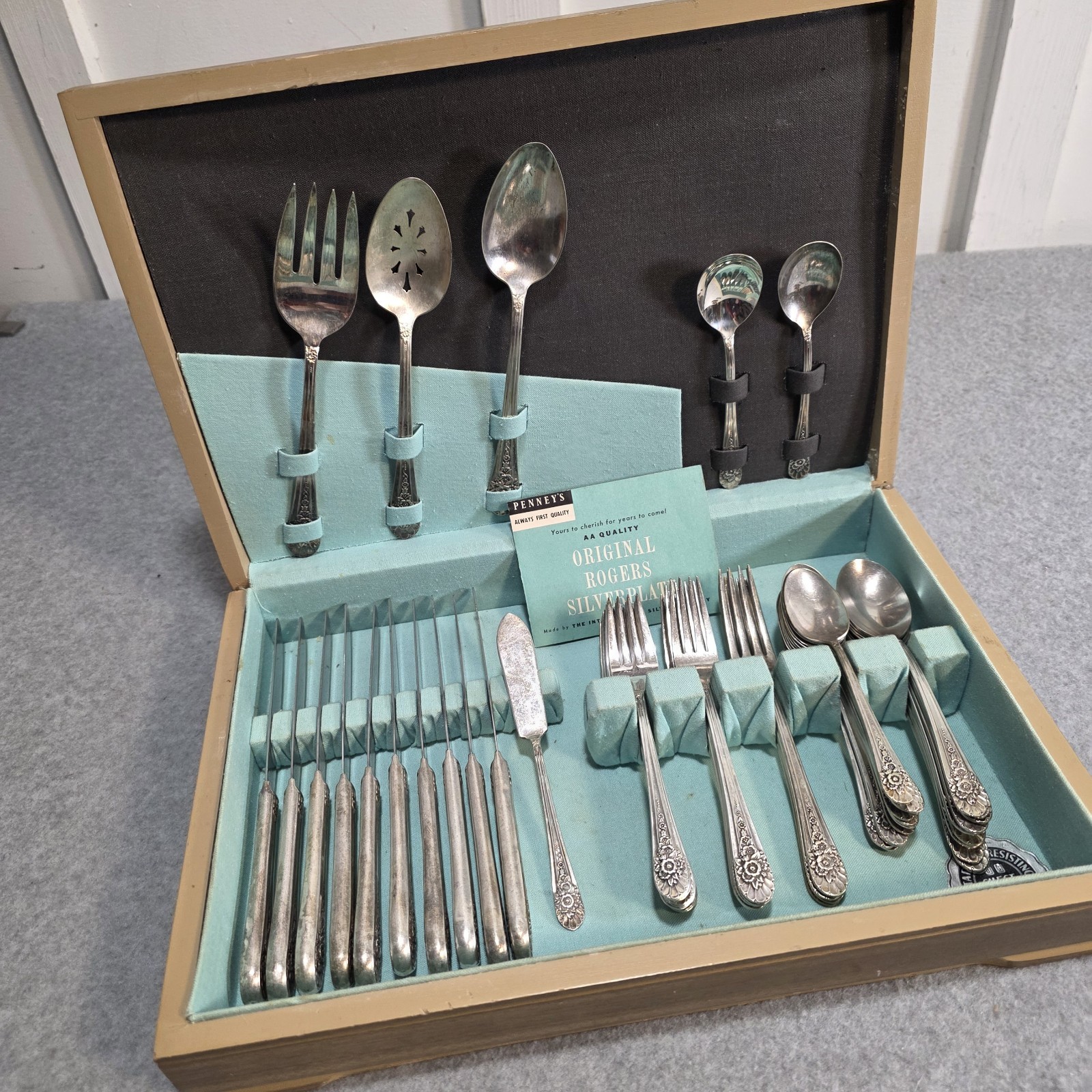 Jubilee Rogers International 63 Pc Silverplate Flatware Set 1953 W/ Chest