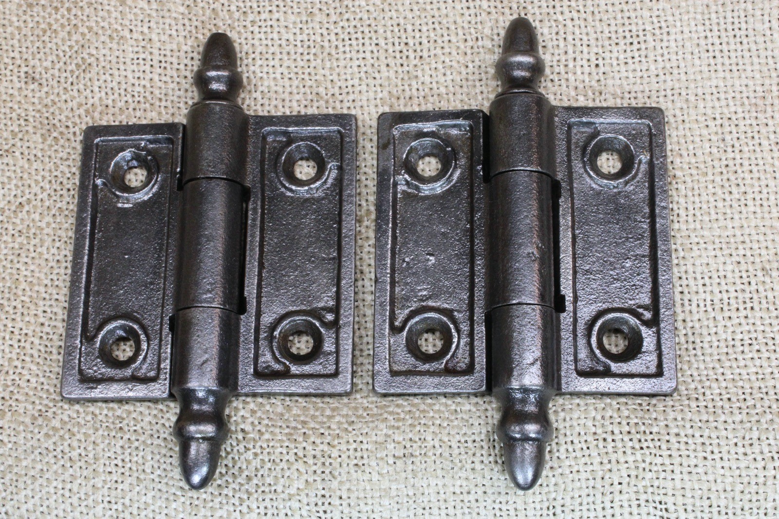2 Old Cabinet Door Hinges 2 1/2 X 2 1/2″ Acorn Tip Pin Raised Edge 1850’s Iron