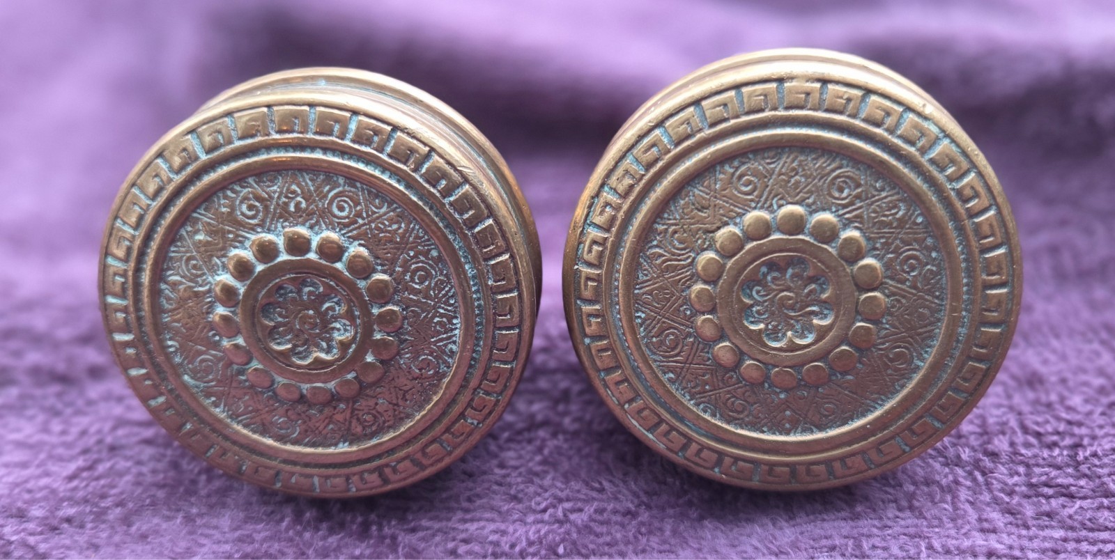 Pair Antique Bronze Door Knobs Greek Key Aesthetic Victorian 2 1/8″ Threaded