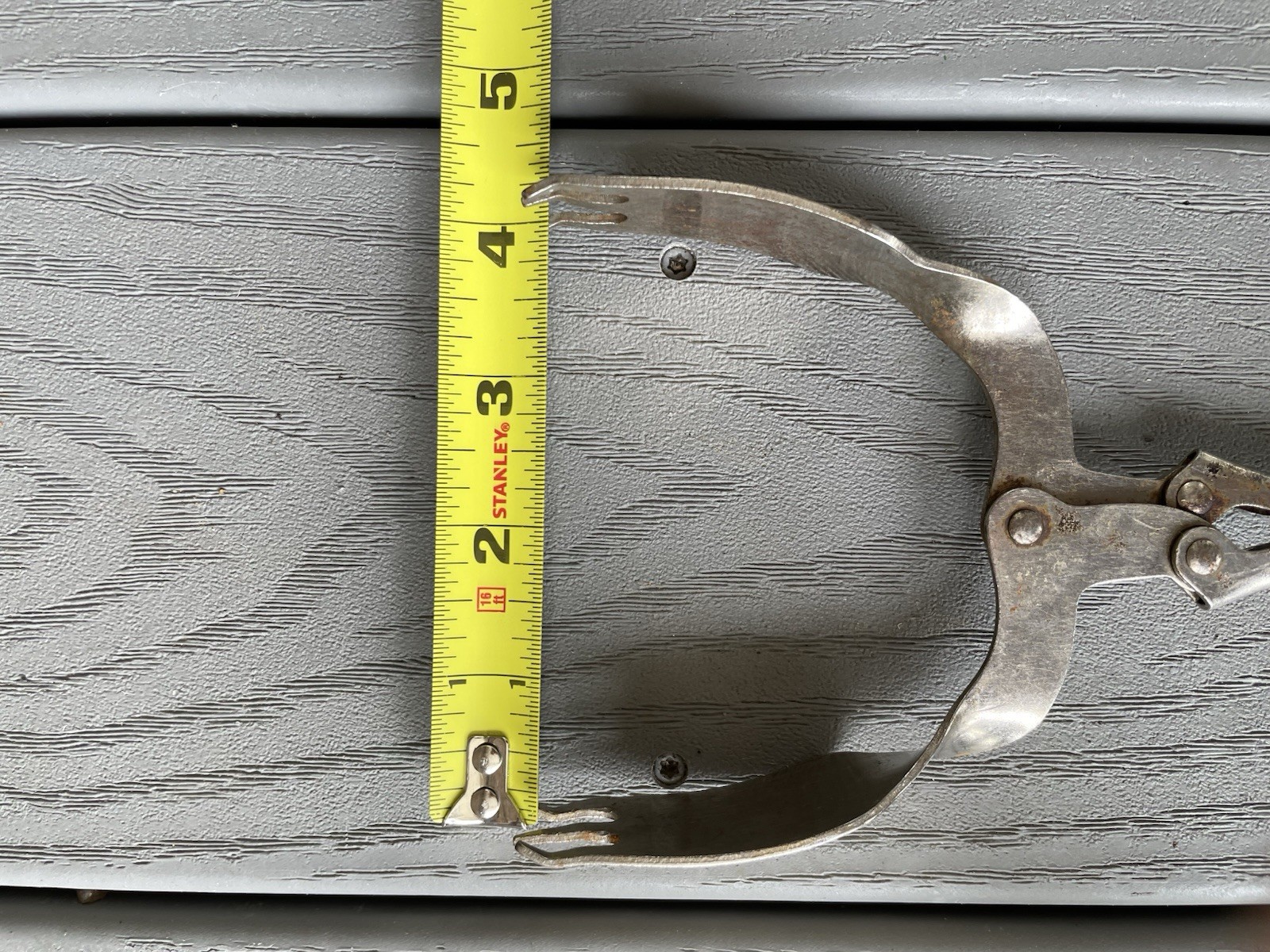 Vintage 40s Solid Metal Spring Action Kitchen Utensil Salad Tongs Serving Fork