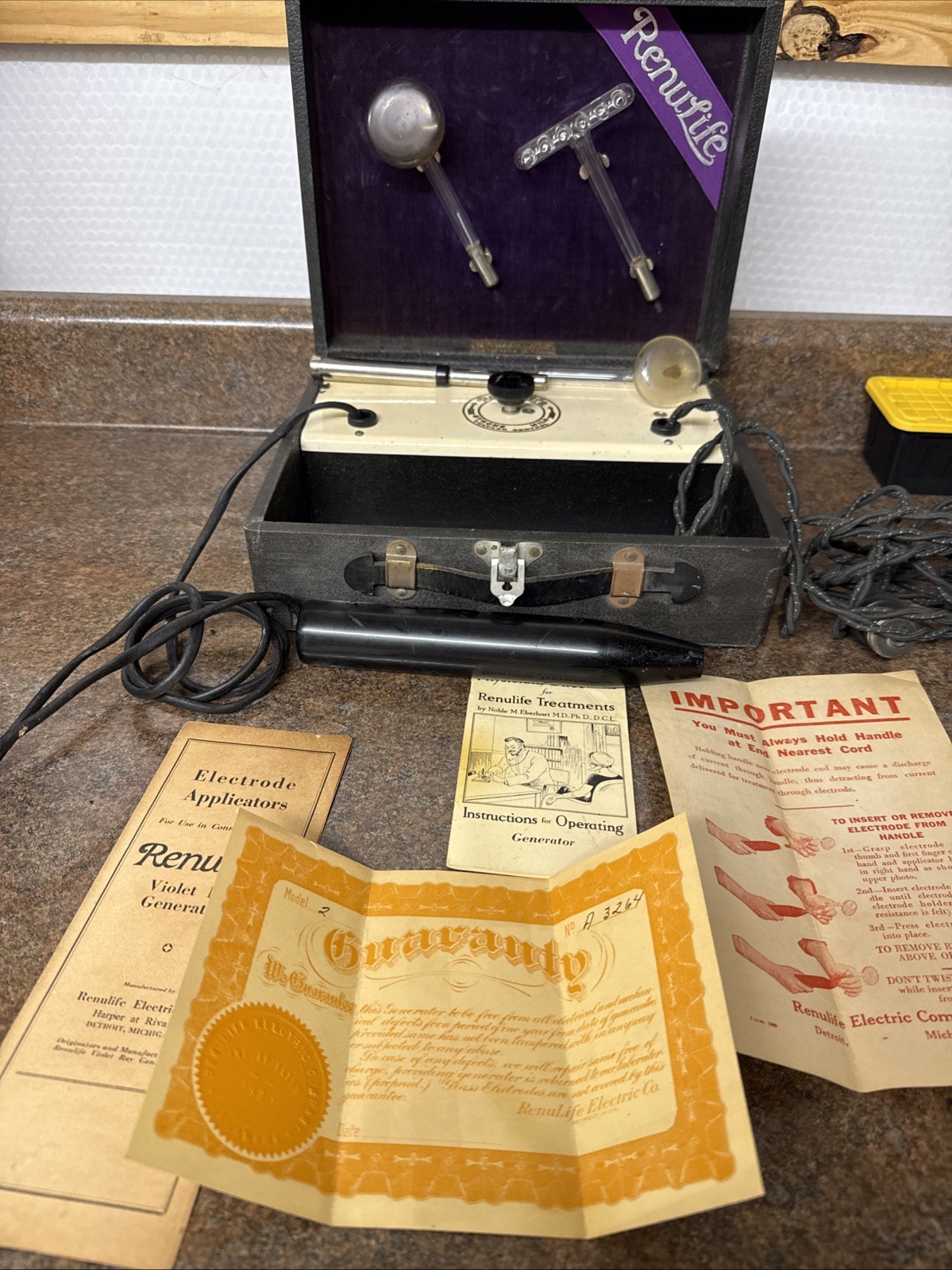 Antique RenuLife Violet Ray Health Generator Portable Electrode Cord Broken