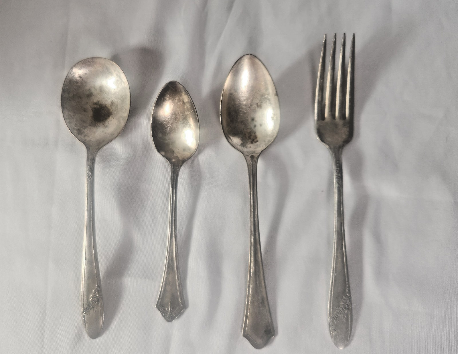 4 Oneida Community Flatware set of TUDOR Plate, PAR Plate, and Reliance Plate
