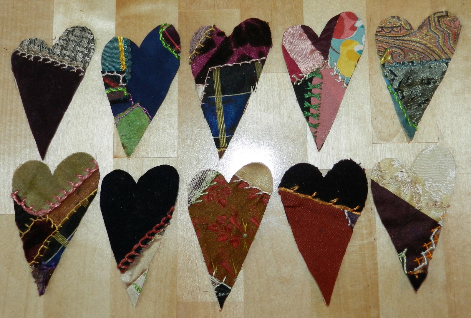 10 PRIMITIVE ANTIQUE CRAZY QUILT CUTTER QUILT HEARTS Crafts Scrapbooking CQ22-34