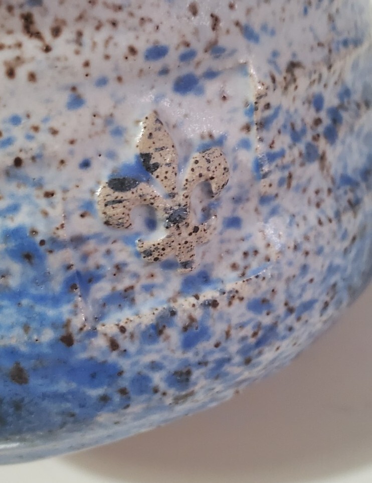 Blue White Grey Stoneware Textured Fleur de Lys Lis Butter Crock Bell Keeper EUC