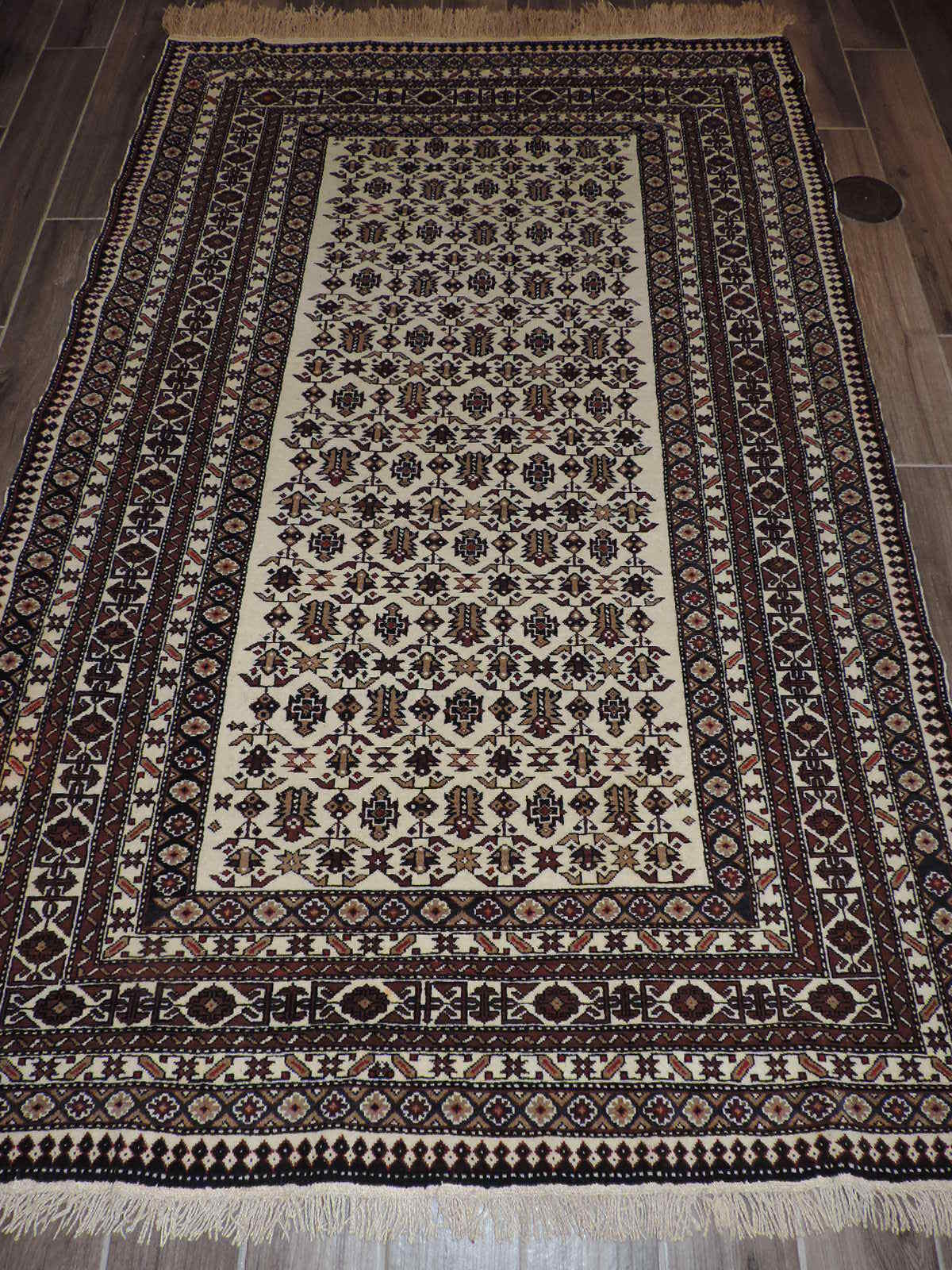 5x8ft. Handmade Shirvan ChiChi Wool Rug
