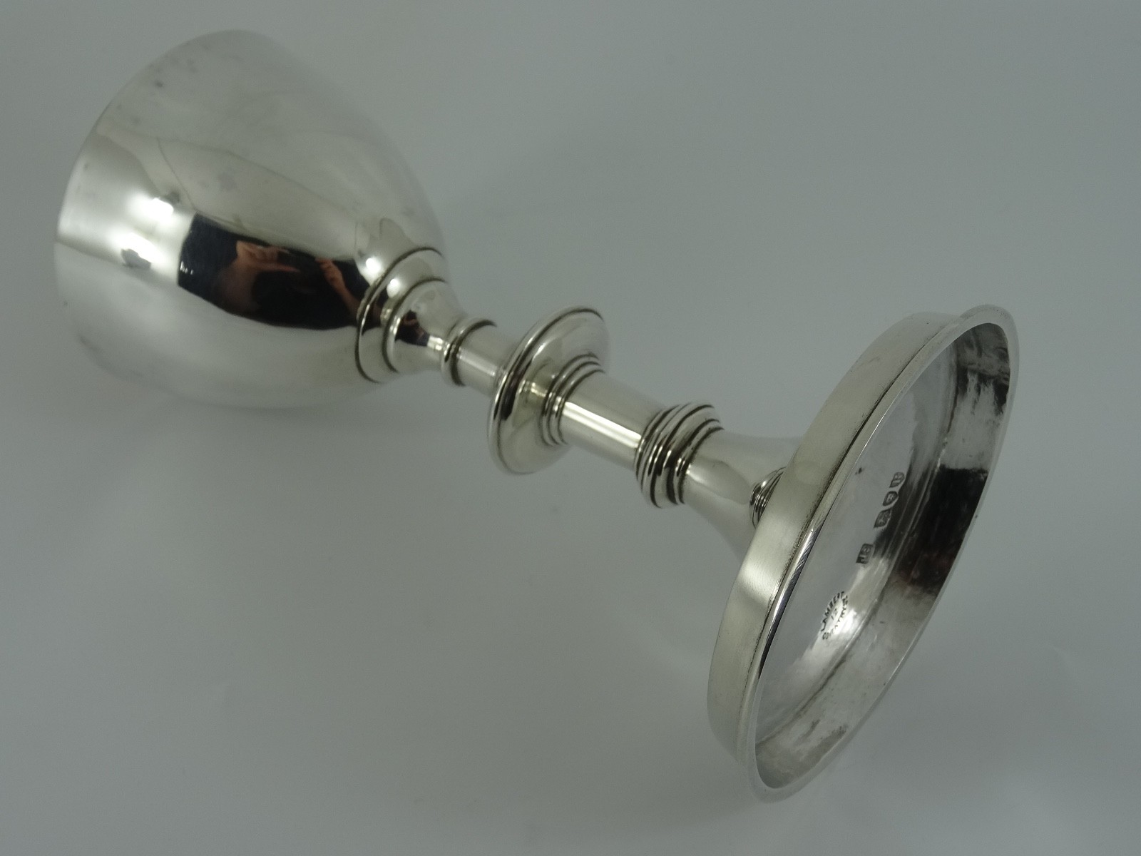 SOLID STERLING SILVER VICTORIAN LARGE COMMUNION CHALICE CUP LONDON 1892 237G
