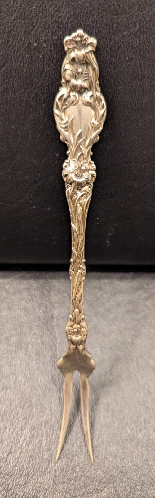 Whiting for Wendell & Son Sterling Silver Lily pattern butter pick Patent 1902
