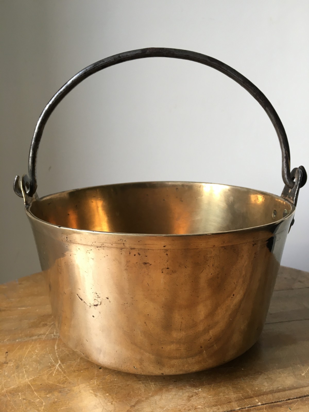 Graduated Cast Brass pot CAULDRON Heavy 1.3 kilo Garden or house Plant Pot 19 cm