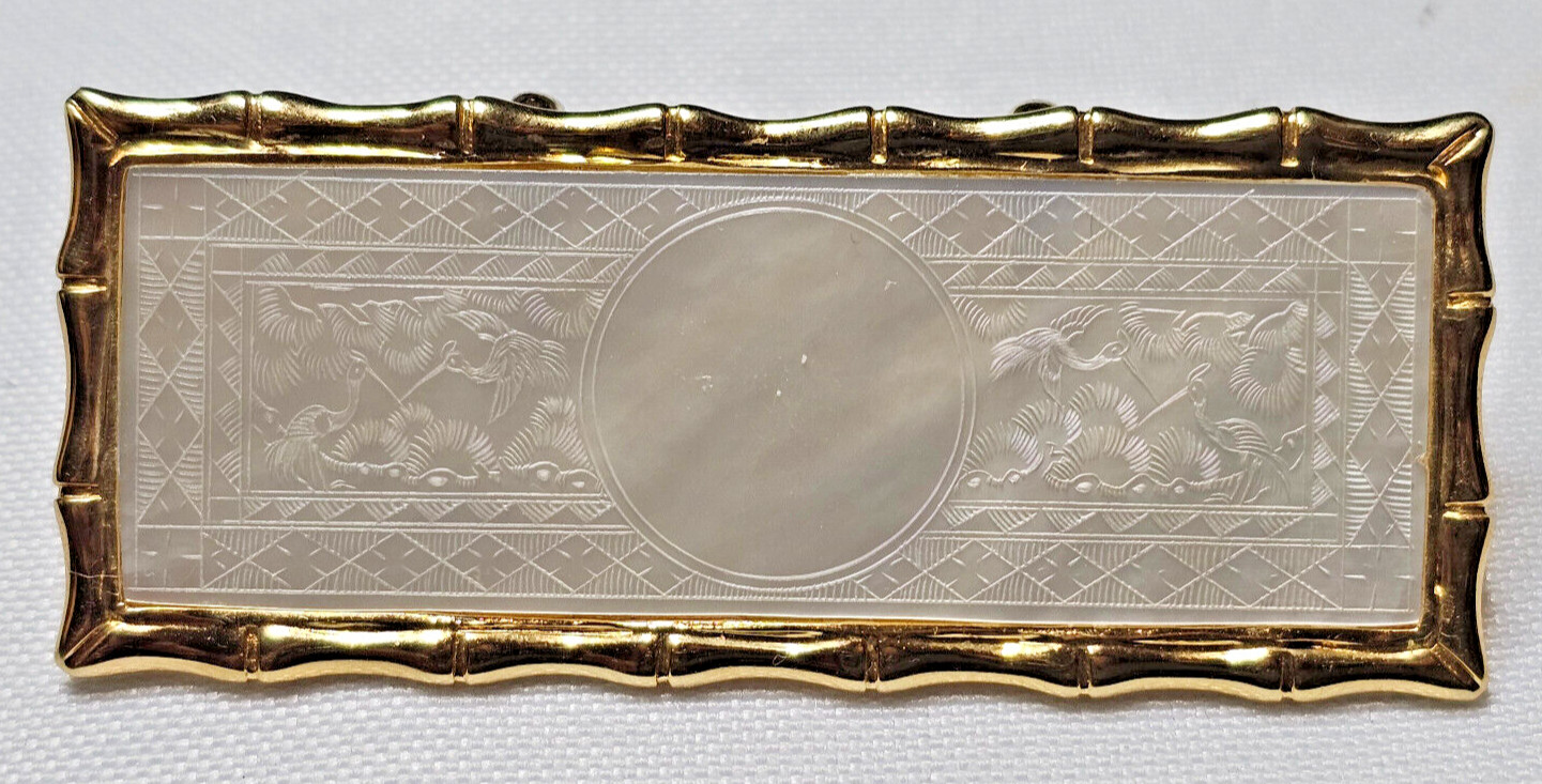 14K Gold Brooch Mother of Pearl w/Antique Asian Gaming Counter 585/14K 11 grams
