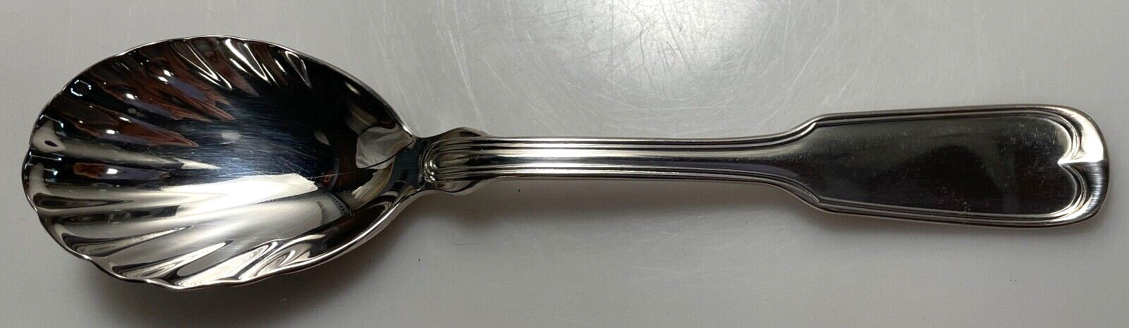 Reed Barton Fiddle Sugar Shell Spoon 6 1/8″