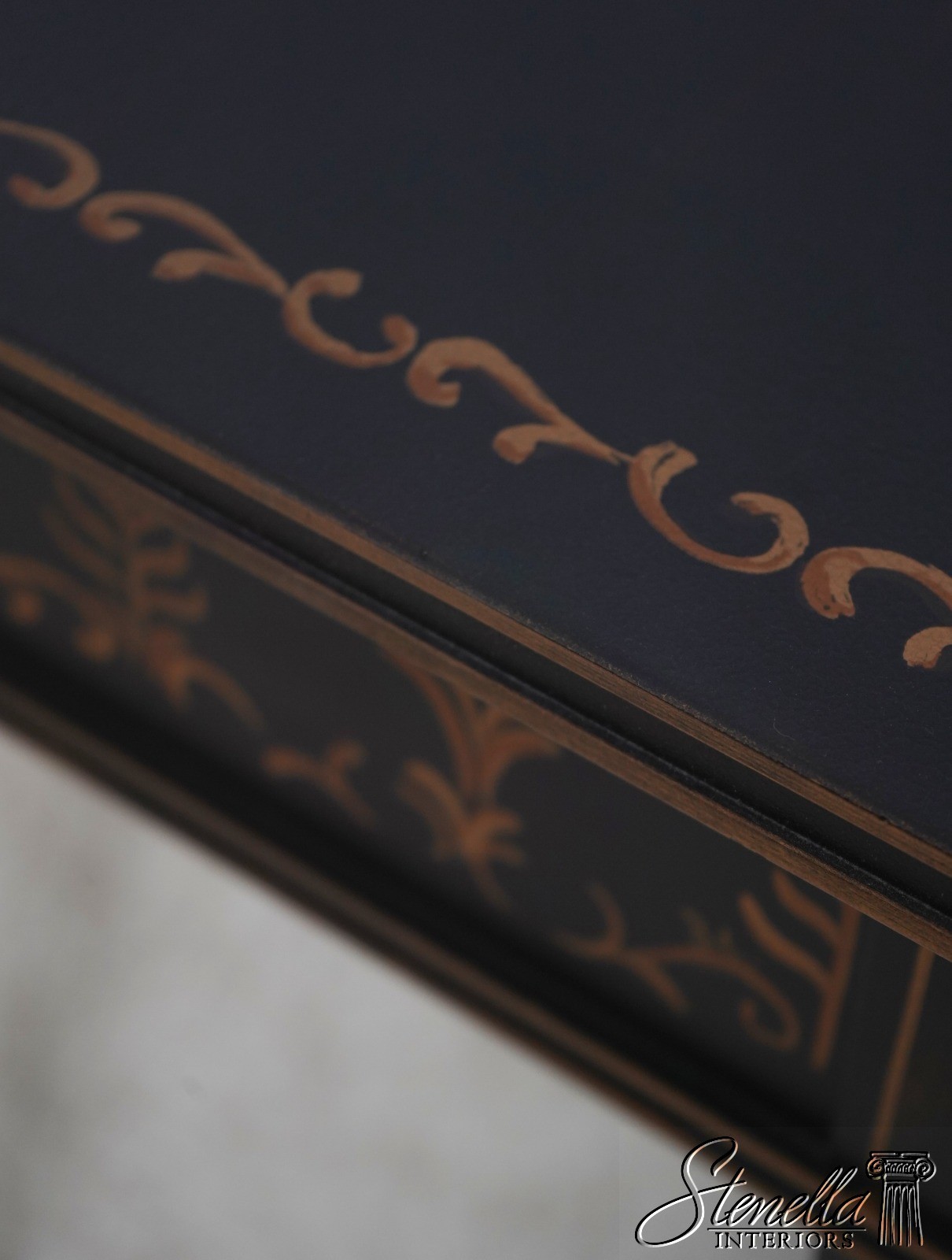 L72090: SHERRILL Black & Gold Crackle Paint Pembroke Drop Leaf Table