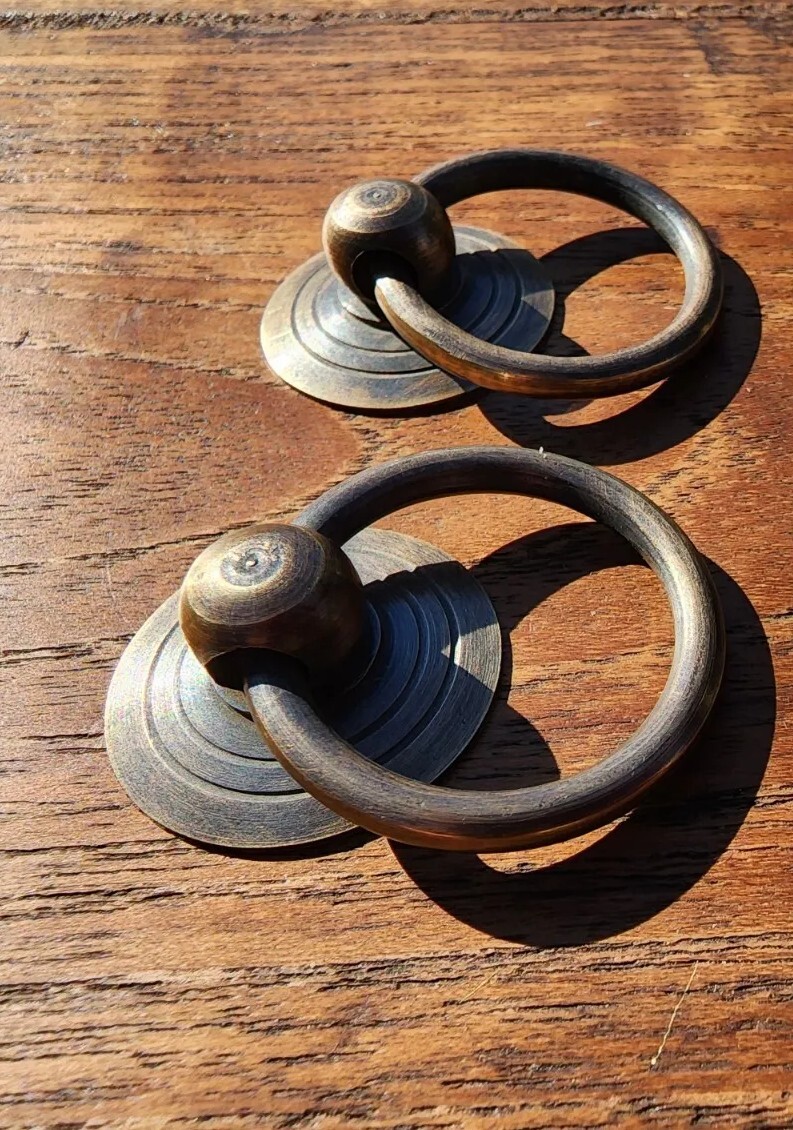 2 x Rustic Antique Style Brass Round Ring Pull Handles 1″ round backplate #H17