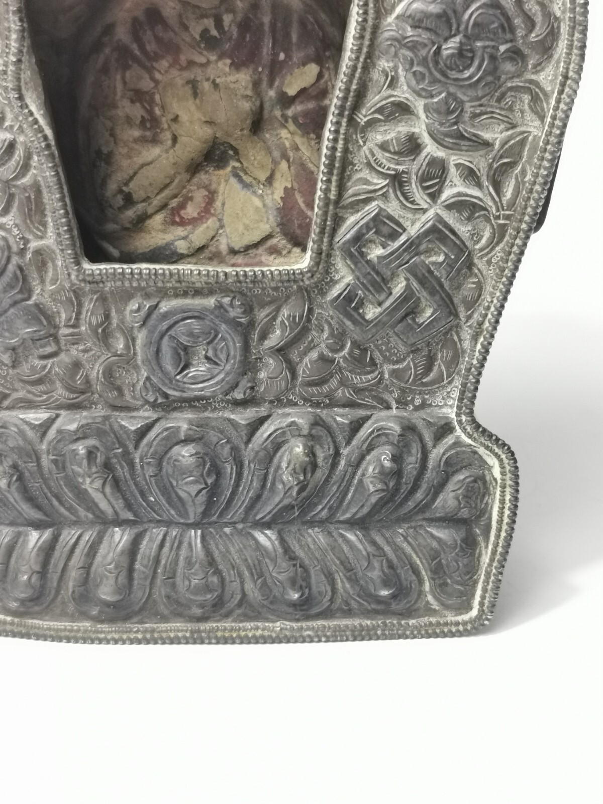 18/19th century Tibetan/Mongolian bronze Gau box filled exact Tsongkapa statue