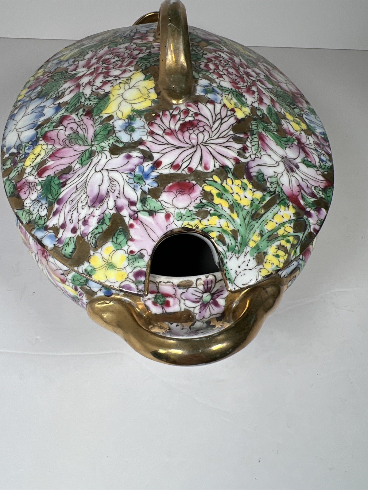 Vintage Chinese Lidded Soup Tureen – Millefleur Thousand Flower Gilded – Macau
