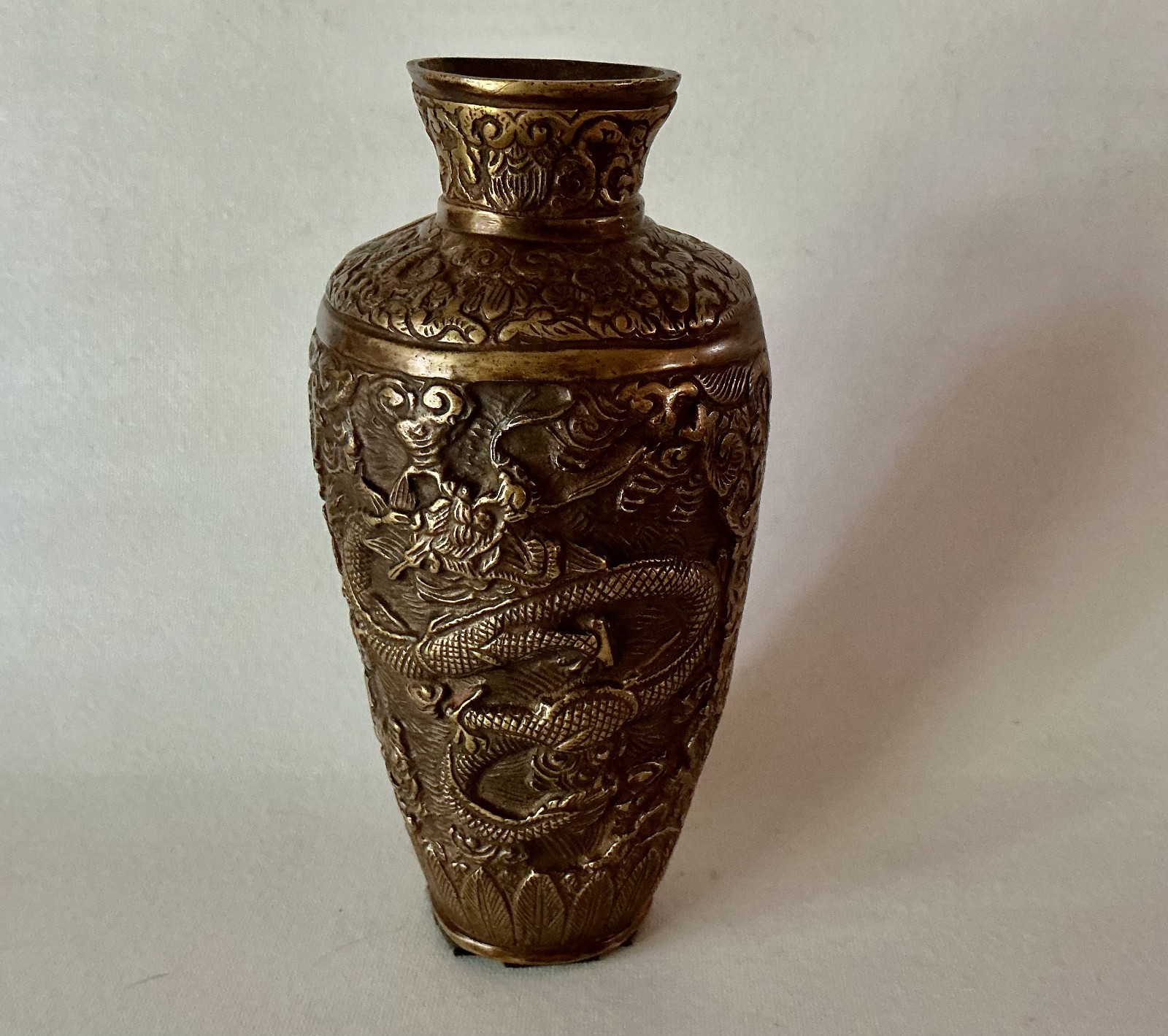Vintage Chinese Heavy Cast Solid BRONZE Dragon Vase 9″ Oriental Art