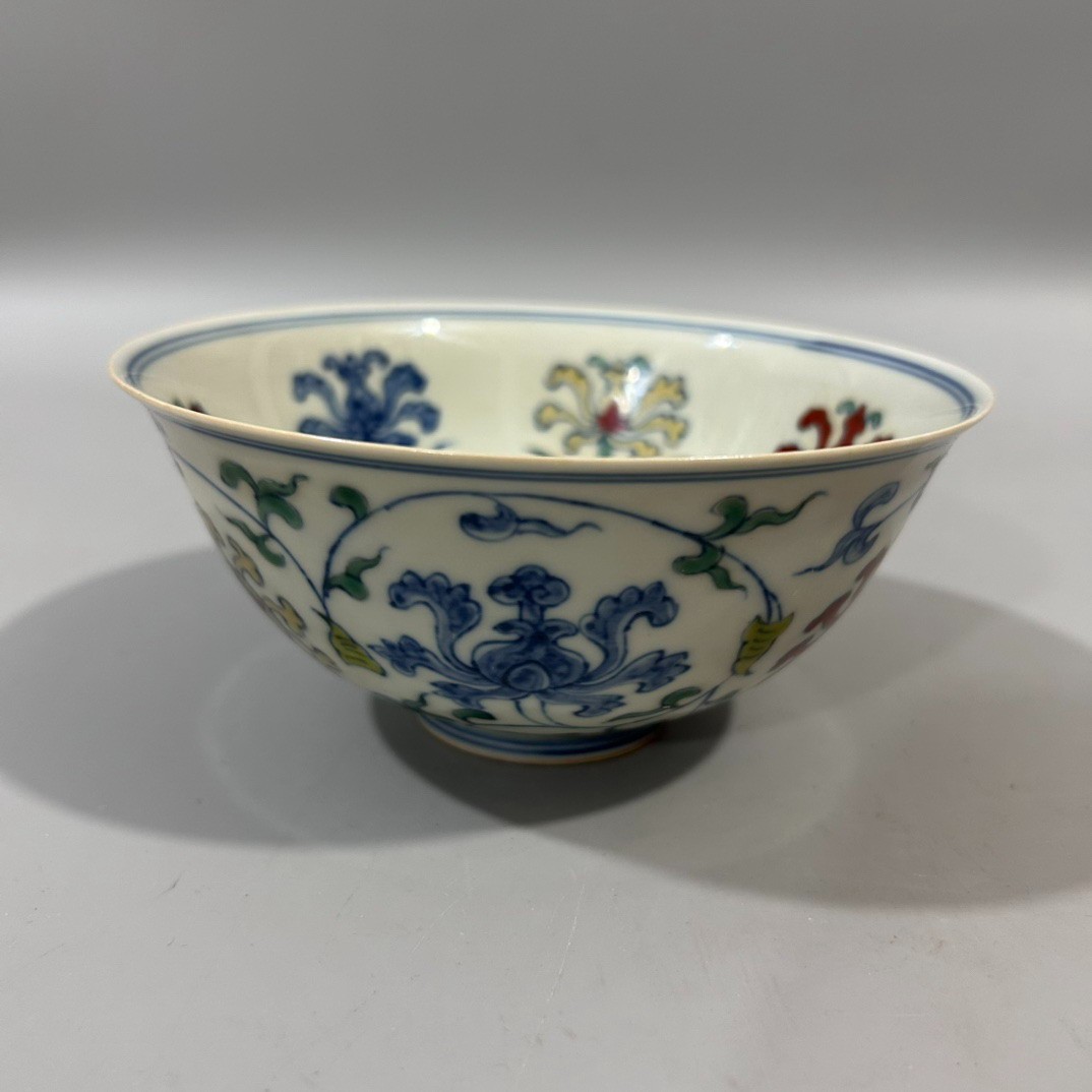 M Beautiful Chinese Ming dynasty dou-cai porcelain bowl