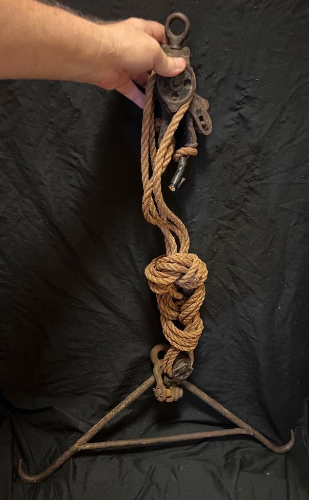 Antique Old Block & and Tackle Jute Rope Hay Loft Iron Pulley Farm Primitive