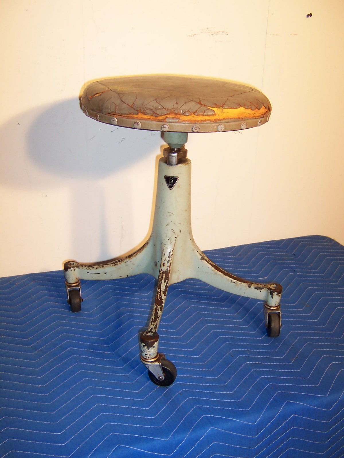 Antique Cast Iron Bausch & Lomb Adjustable Optician Eye Doctor Medical Stool