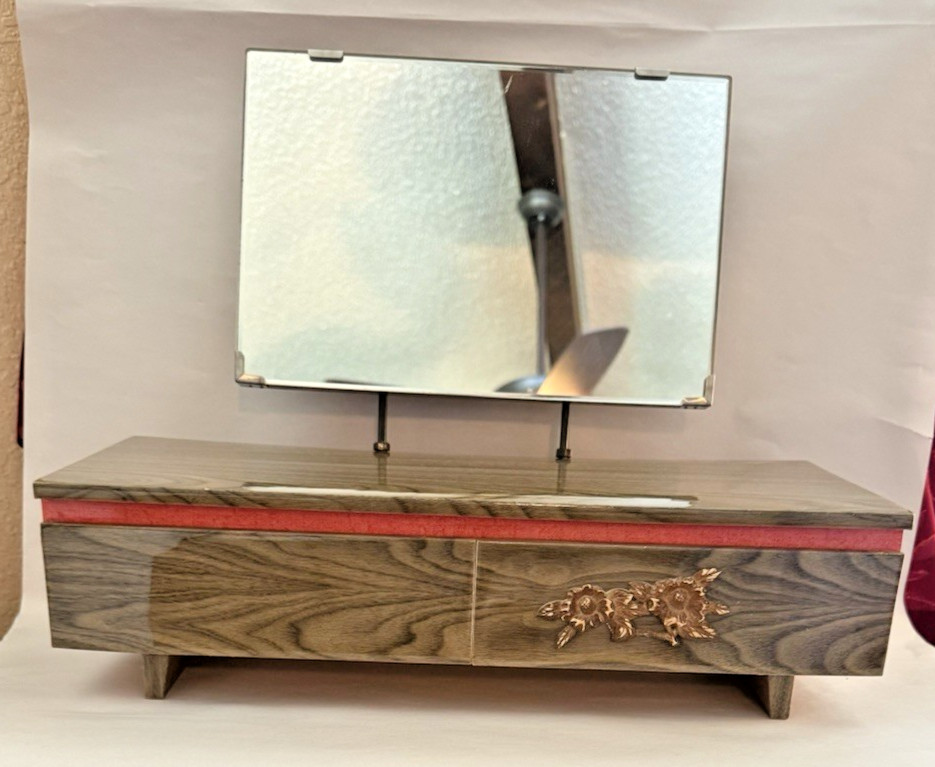 Geisha Maiko Japanese Sm Kyodai Vanity 1960’s VIntage Small MIrror Stand Retro
