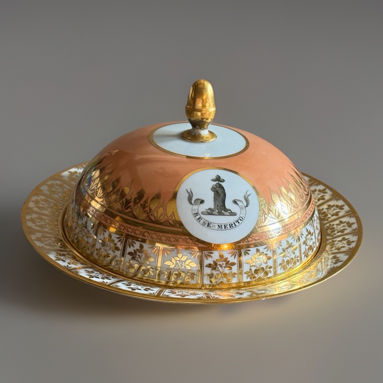 Antique Barr, Flight & Barr Worcester Muffiner, Armorial on Peach Ground, C1810