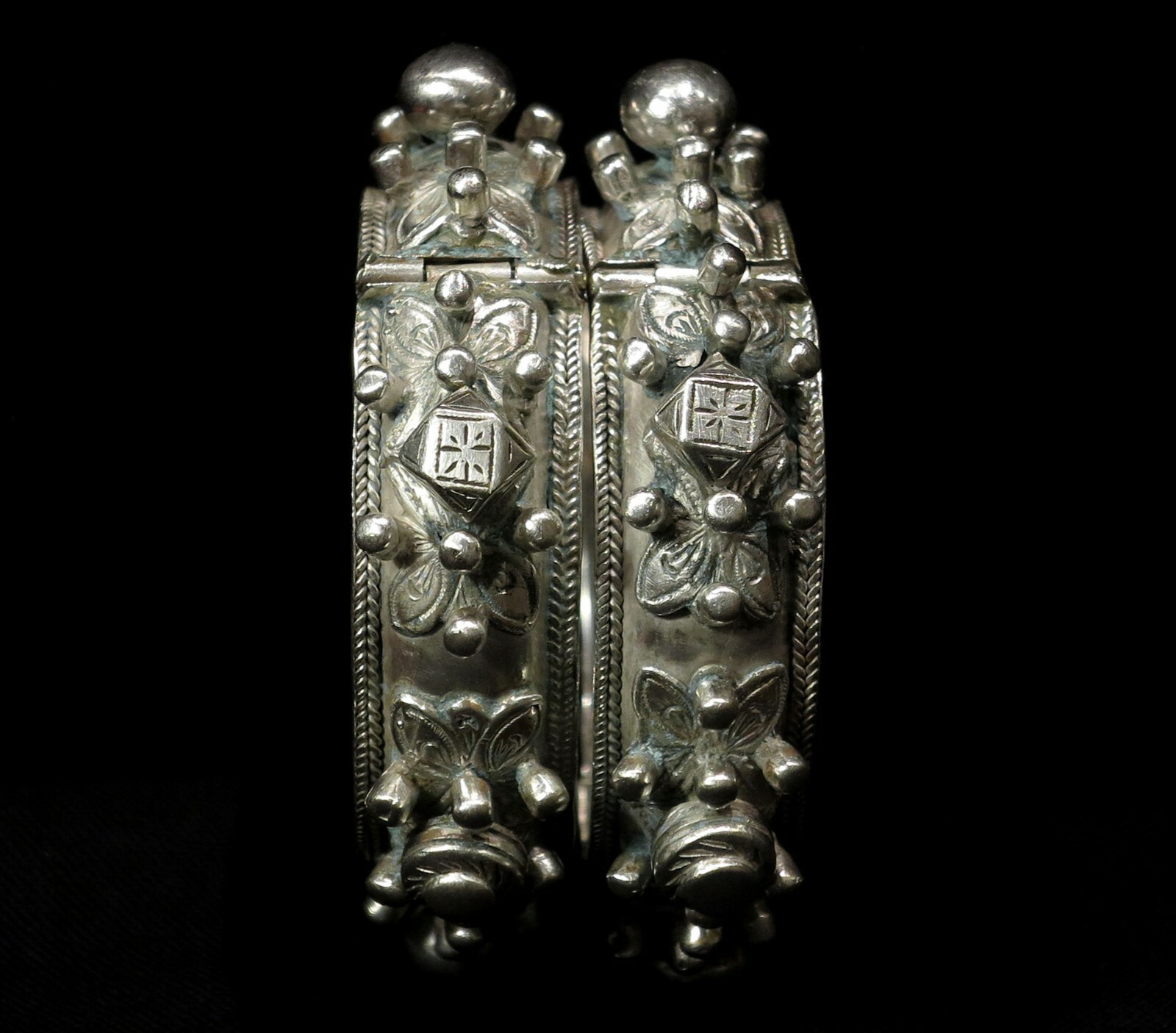 Old Pair Moorish/Berber Hinged Bracelet – MIZAM – Mauritania/South Morocco