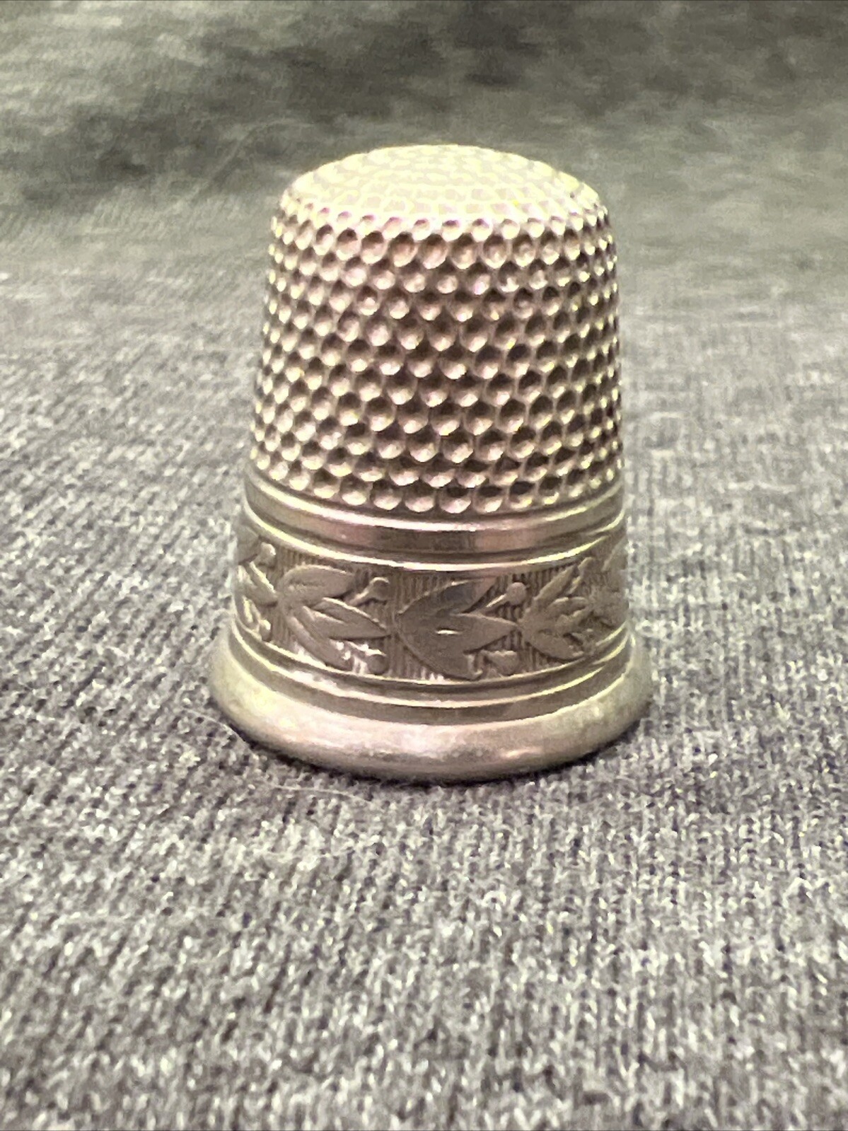 Vintage Thimble No holes Size 8 May Be Sterling Unknown Makers Mark See Pictures