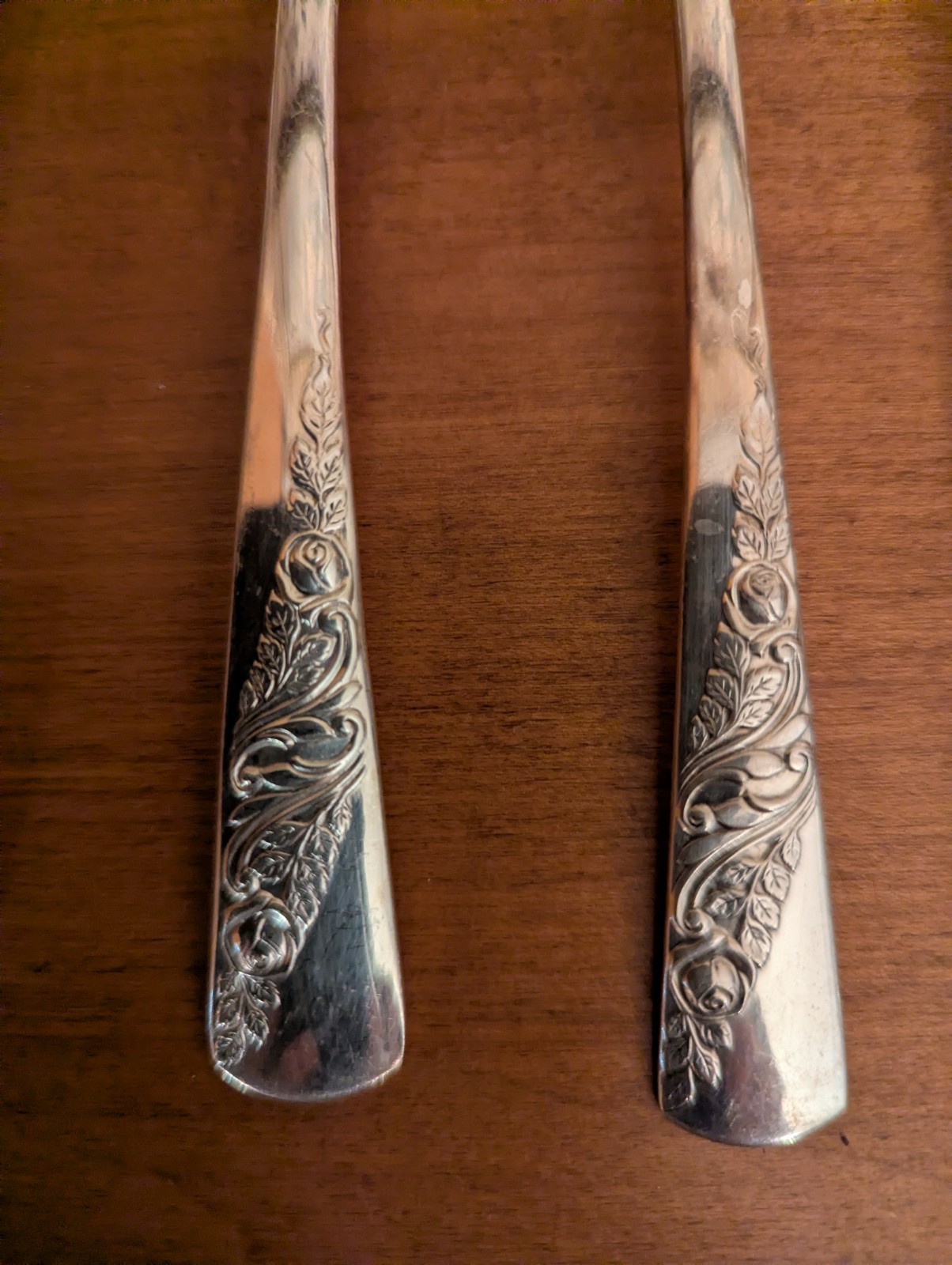 8-VINTAGE BRIDAL CORSAGE WALLACE SILVERPLATE PLACE/TABLESPOONS SPOONS 7″