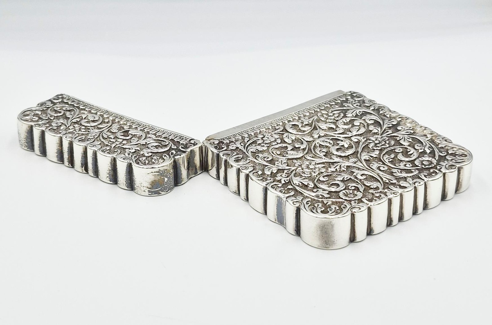 FINE INDIAN COLONIAL KUTCH SOLID SILVER FLORAL CARD CASE c1890