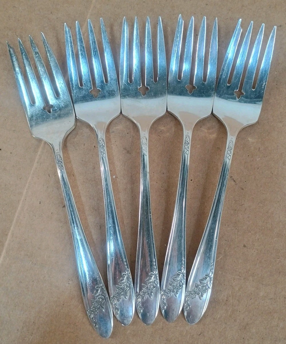 Lot Of 5 Vtg Oneida Tudor Plate QUEEN BESS II Silverplated Salad Forks 1946 6.5″