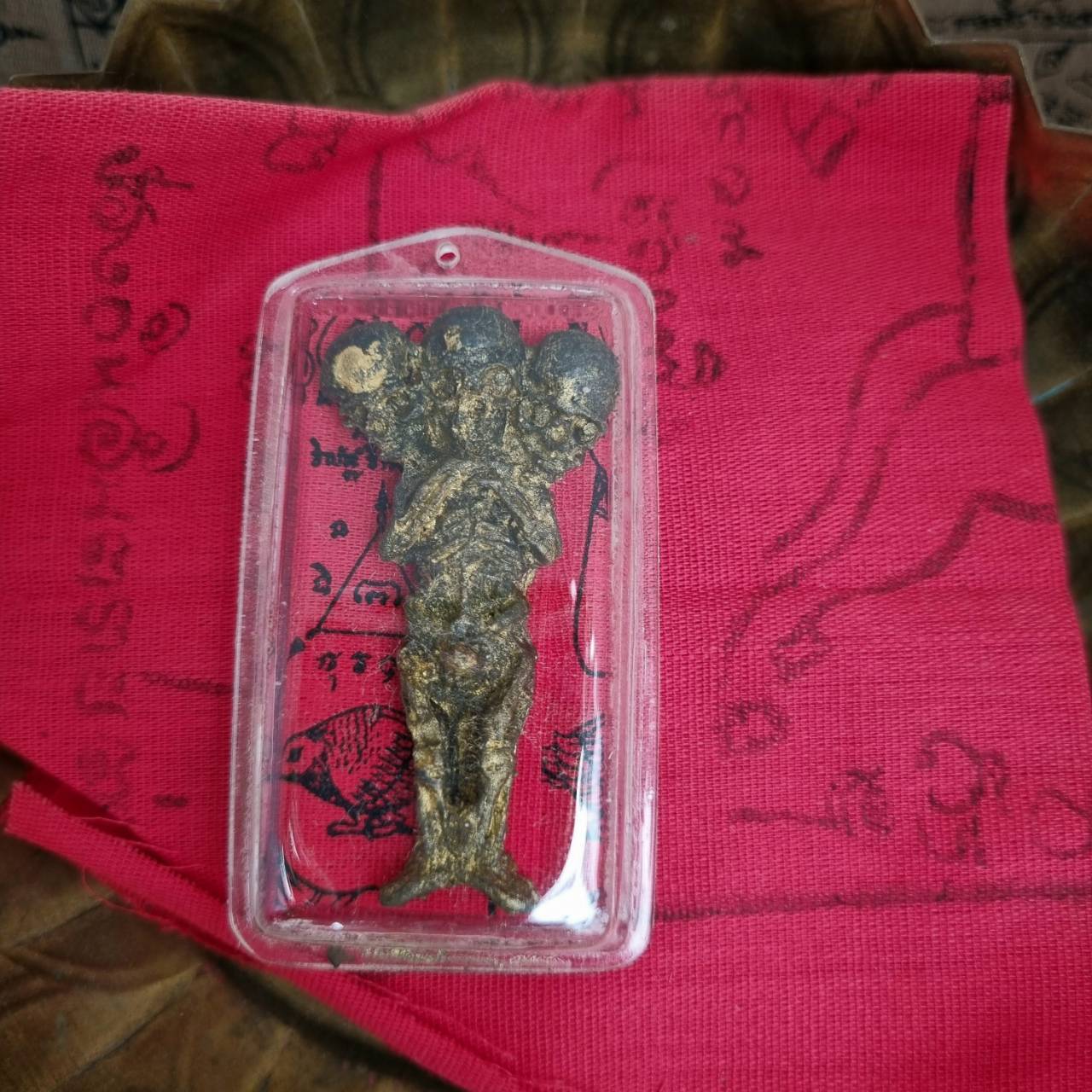 Voodoo Huanted Doll 3 Heads Skeleton Skull Mantra Talisman Cloth