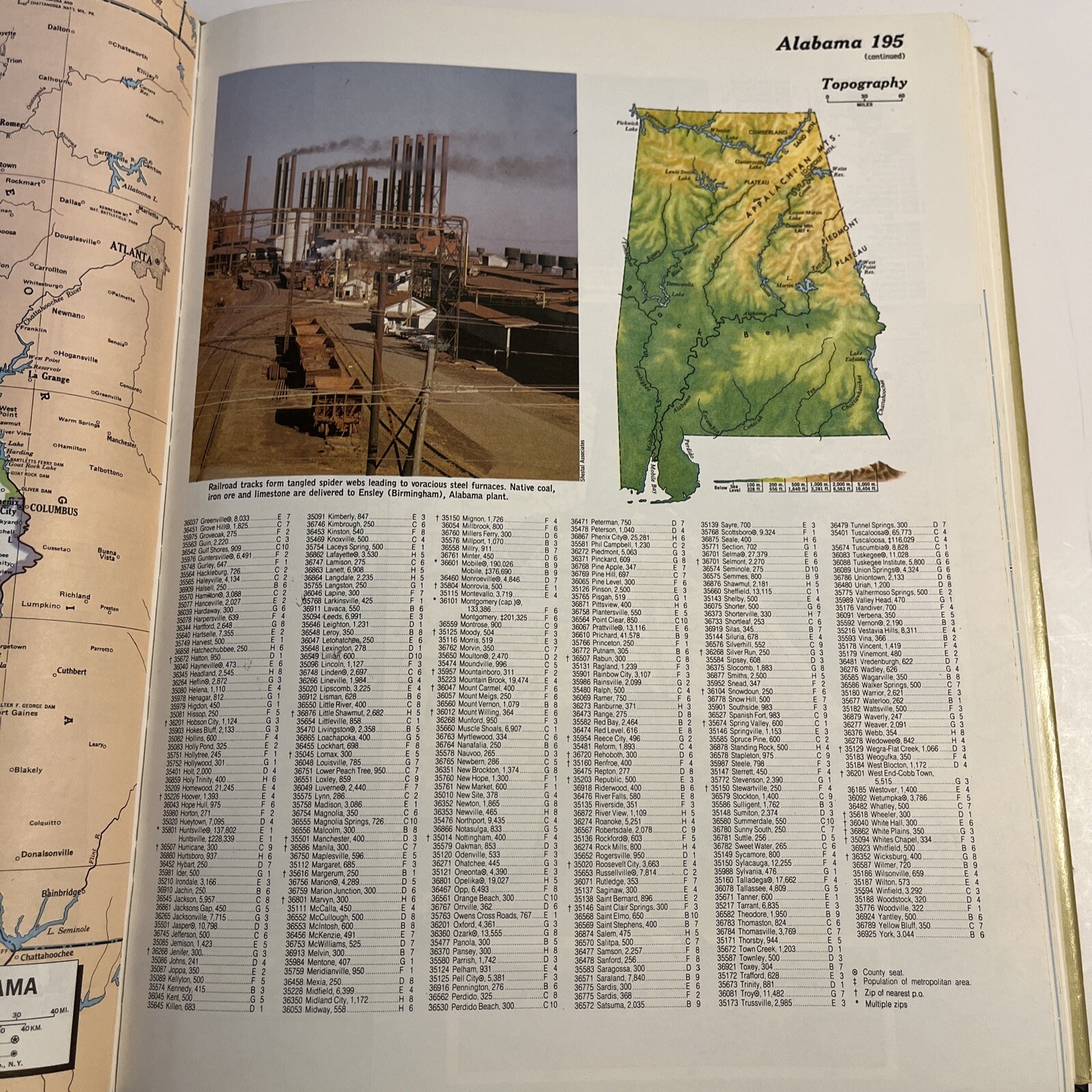 Hammond Medallion World Atlas 1983