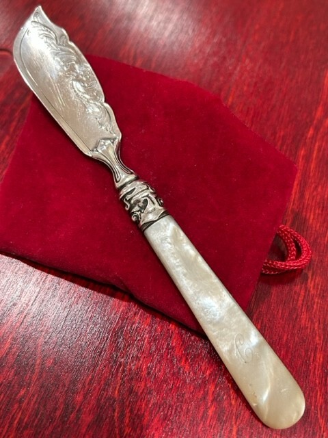 MH & Co.Sterling Silver Passant Lion Victoria Marks Antique Fish Knife 6.8″.-E67