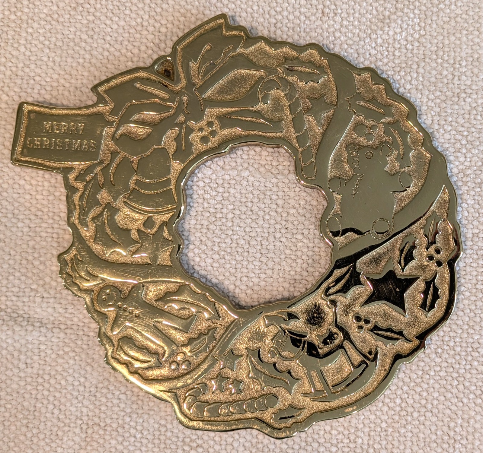 Classic Virginia MetalCrafters Solid Brass-Christmas Wreath Trivet