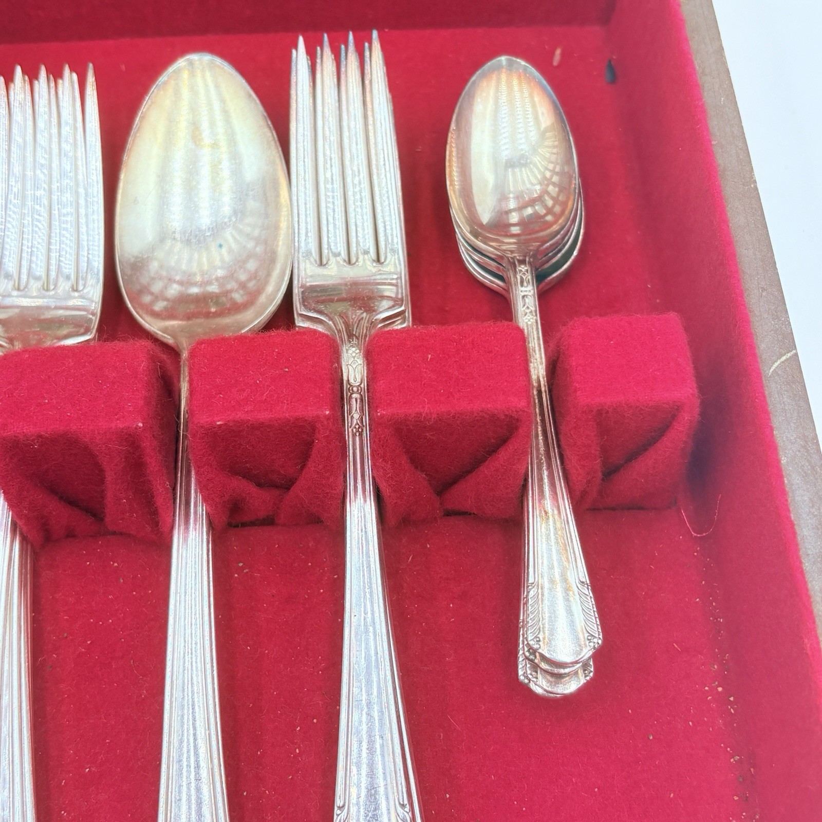 WM Rogers Silverware AA IS – Flatware Set