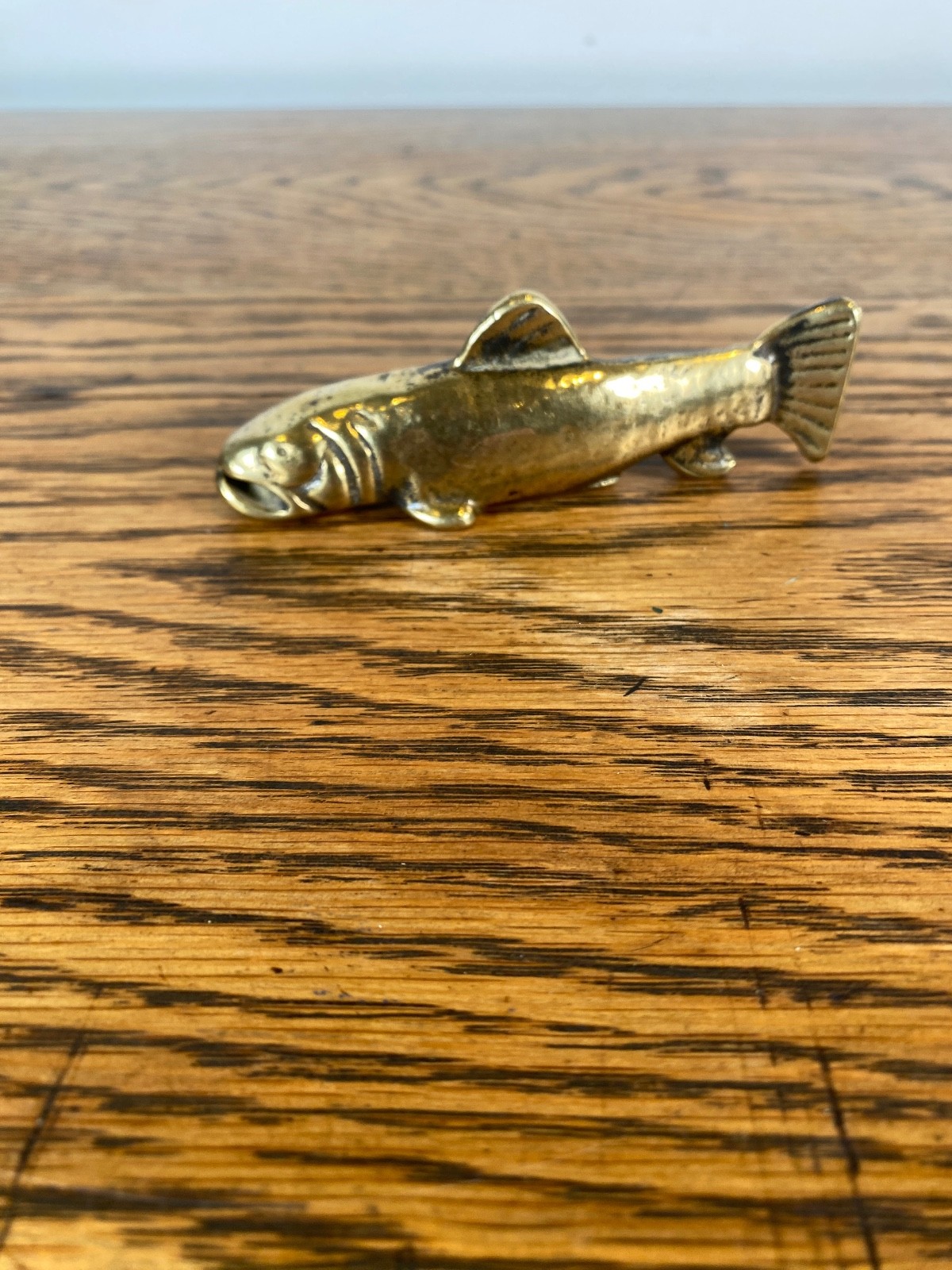 ANTIQUE SOLID BRASS STUDY OF A WELL MODELLED SALMON FISH GAME FISHING